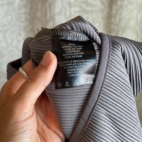 NWOT Manière de Voir One Shoulder Crop Top Gray Ribbed Long Sleeve US Size 12 - Picture 8 of 8